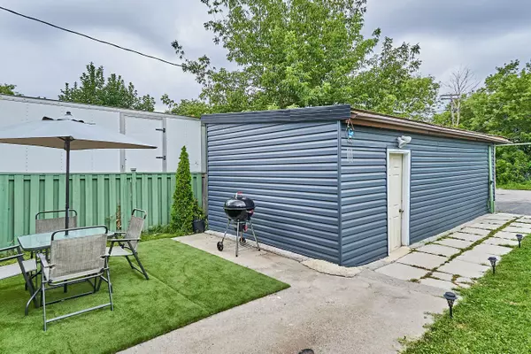 Oshawa, ON L1H 4M5,15 Knights RD