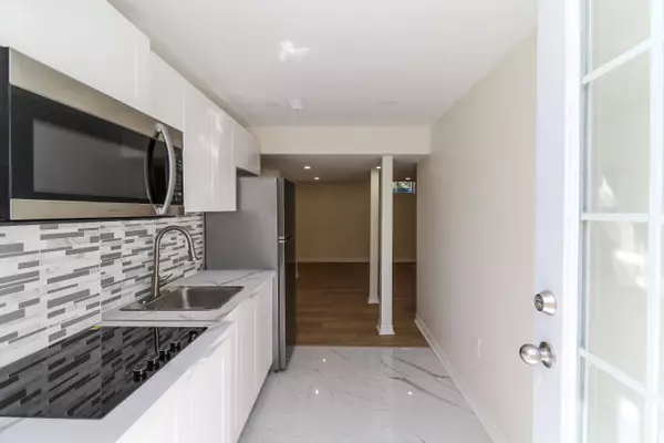 Wasaga Beach, ON L9Z 0G8,73 Pearl ST