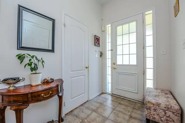 Oakville, ON L6M 0M4,2043 Fiddlers WAY
