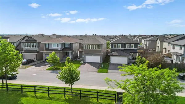 Kanata, ON K2V 0C6,319 Oxer PL