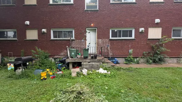 London South, ON N5Z 3S7,91 King Edward AVE