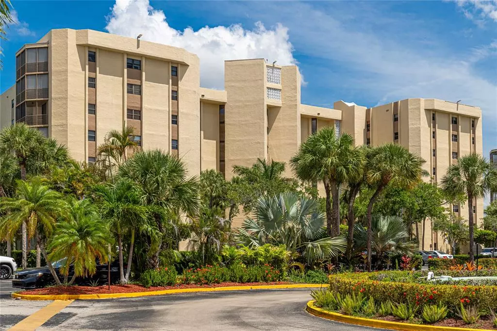Lauderhill, FL 33319,7300 Radice Ct #603