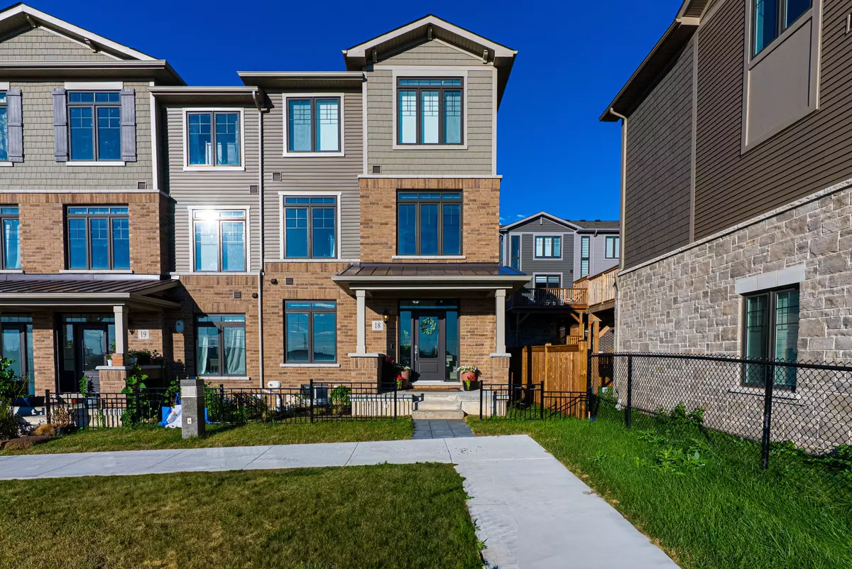 Cambridge, ON N1R 0C6,10 Birmingham DR #18