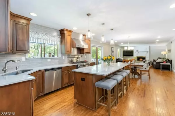 19 Timber Ln, Randolph Twp., NJ 07869