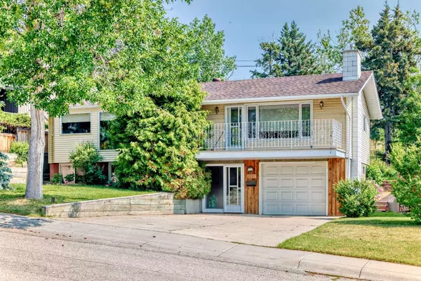 3012 Conrad DR Northwest, Calgary, AB T2L 1B4
