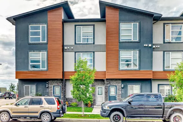 74 skyview Link NE, Calgary, AB T3N 1N6