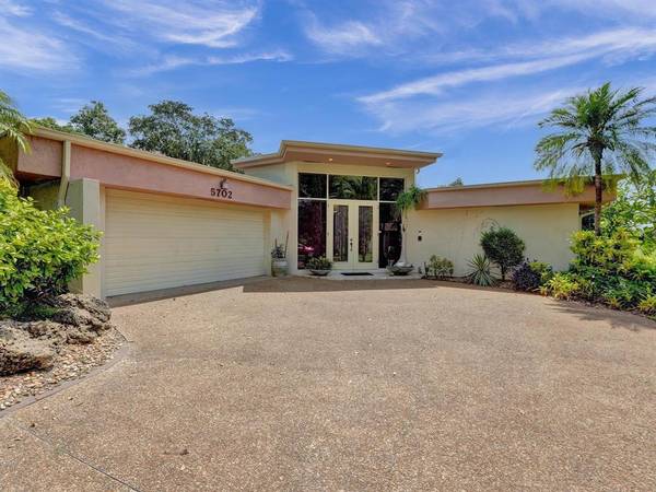 5702 White Hickory Cir, Tamarac, FL 33319