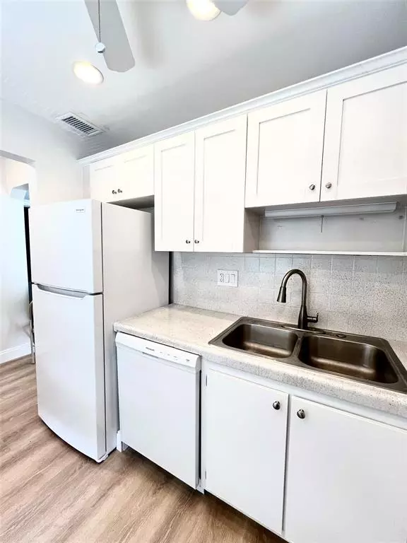Fort Lauderdale, FL 33301,1201 SE 2nd Ct #102