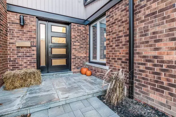 Mississauga, ON L5L 1K3,3501 ASH ROW CRES