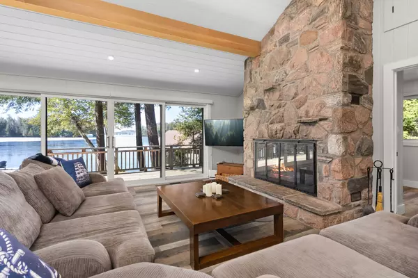 Muskoka Lakes, ON P0B 1G0,1050 Fair-Lee Park RD