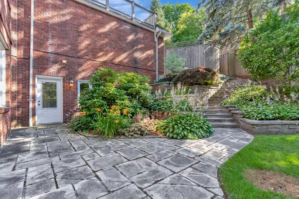 Kitchener, ON N2M 2R8,32 Maple Hill DR