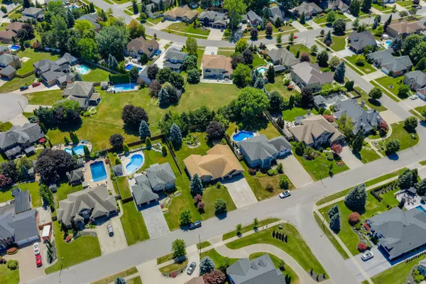 Niagara Falls, ON L2H 2Z2,8058 Westminster DR