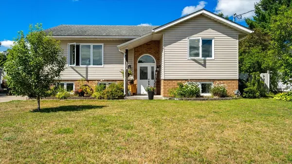 126 Newkirk BLVD, Bancroft, ON K0L 1C0