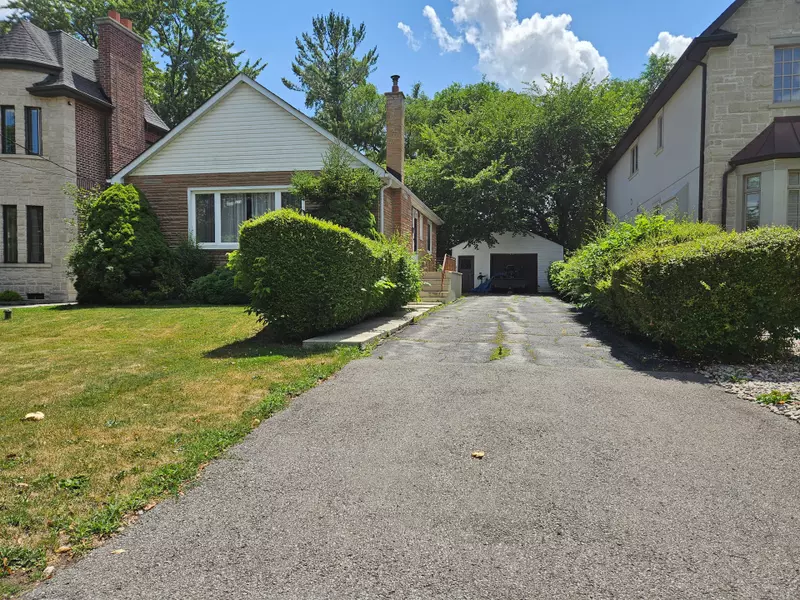 317 Connaught AVE, Toronto C07, ON M2R 2M1
