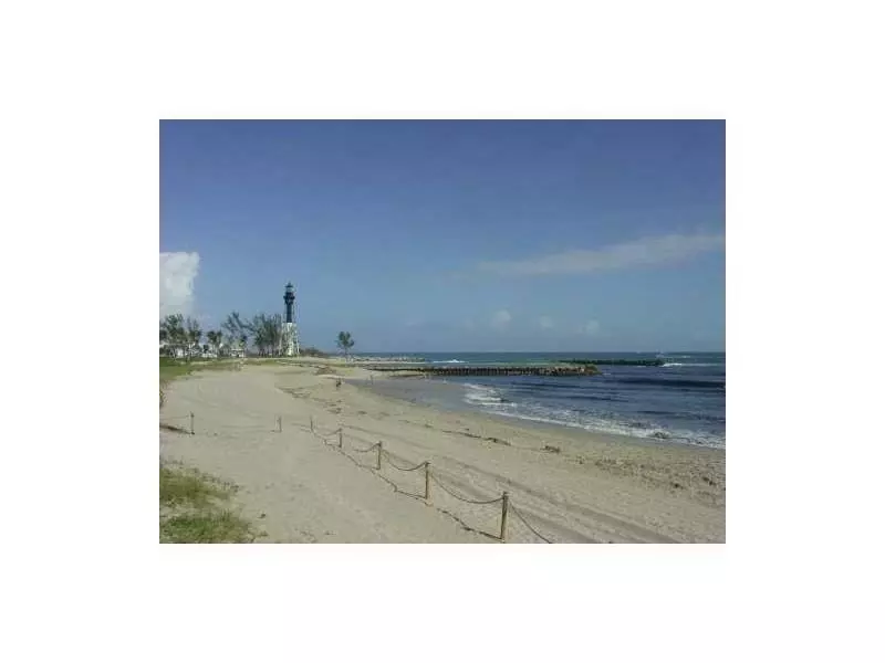3230 NE 13 St. #208, Pompano Beach, FL 33062