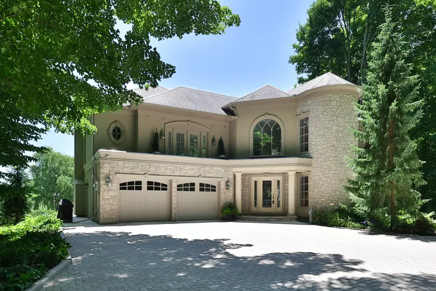 1270 1 Side RD, Burlington, ON L7P 0R9