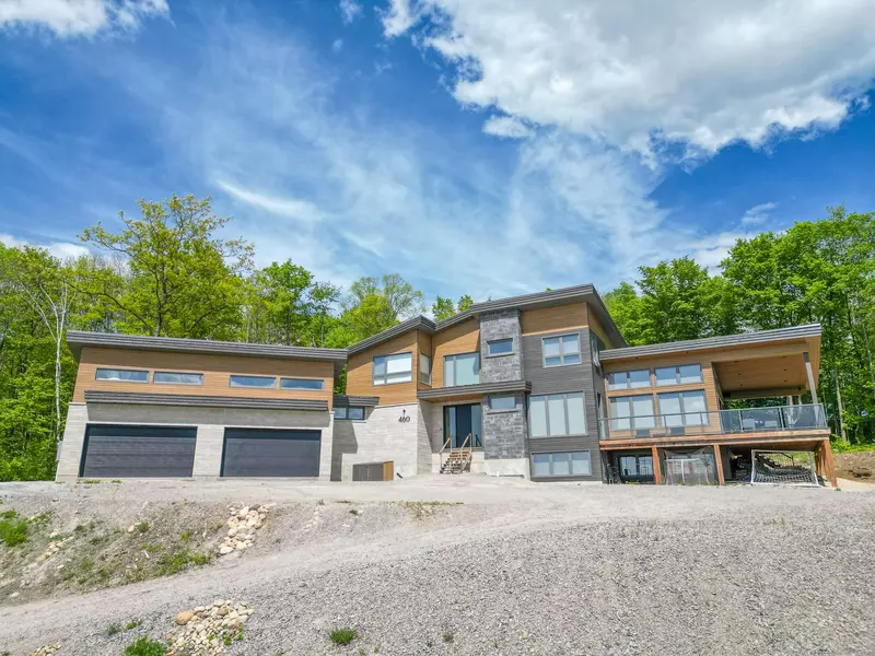 460 Surrey DR, North Bay, ON P1C 1E5