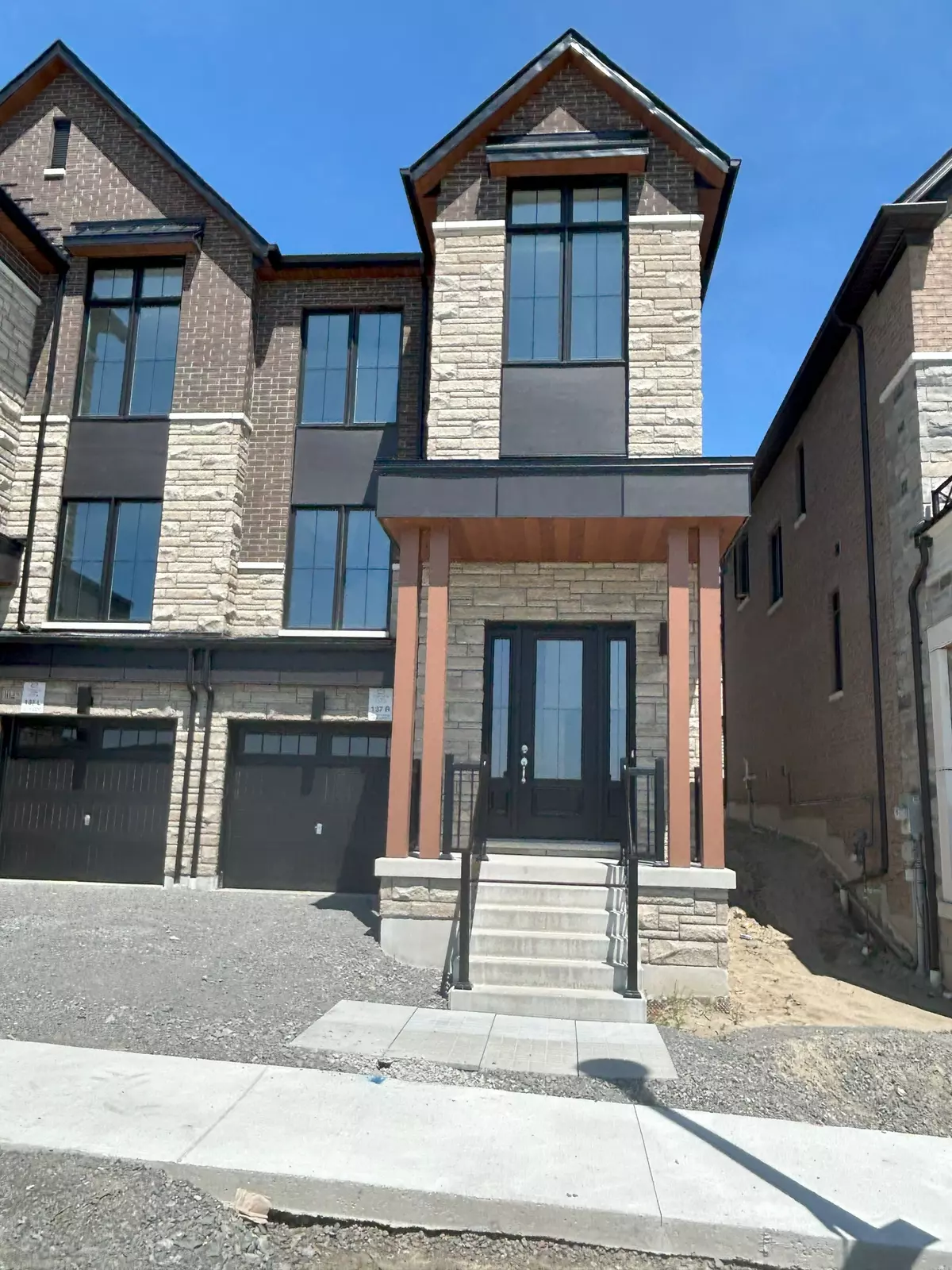 Pickering, ON L1X 0P8,1042 Valhalla TER