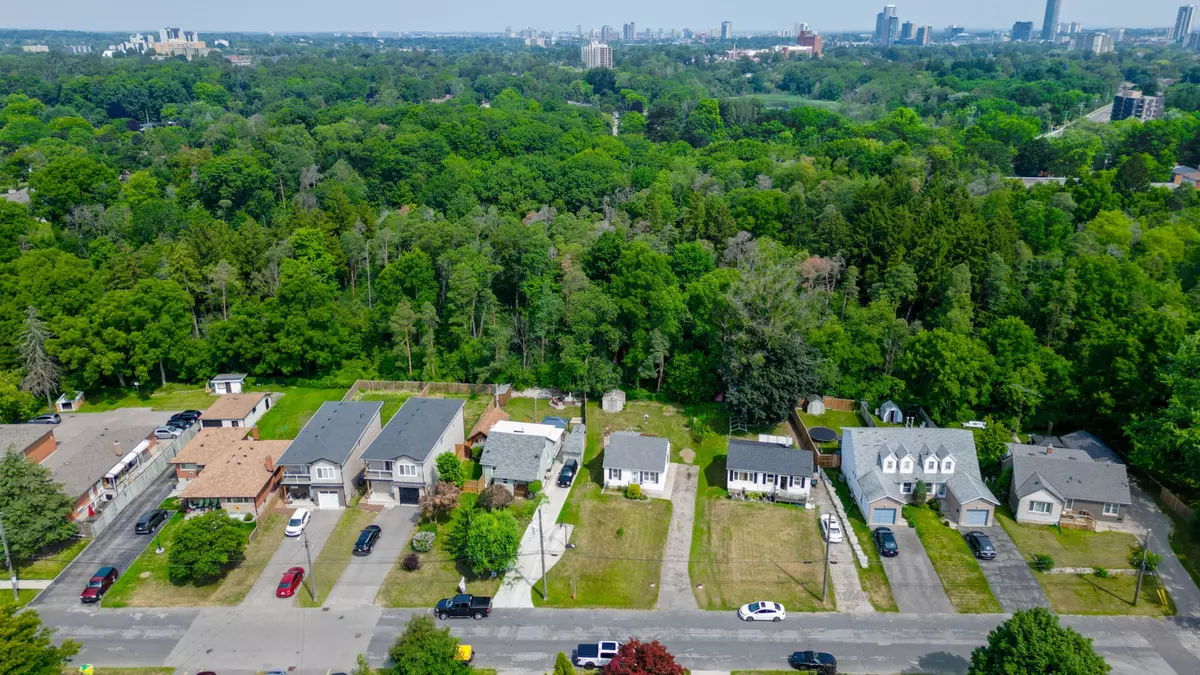Kitchener, ON N2M 4N2,48 Barbara CRES