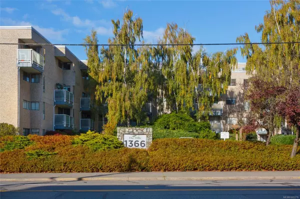 1366 Hillside Ave #107, Victoria, BC V8T 2B5