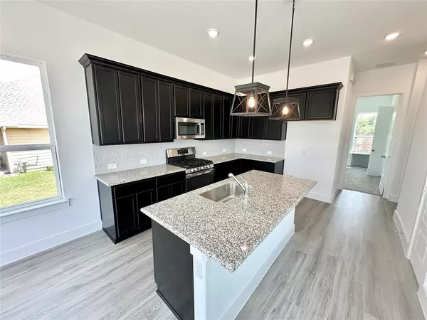 Gainesville, TX 76240,1432 Bluebonnet Boulevard