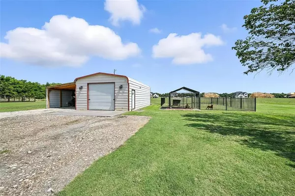 Trenton, TX 75490,302 County Road 4443