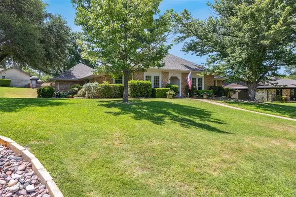 Fort Worth, TX 76179,7761 Skylake Drive