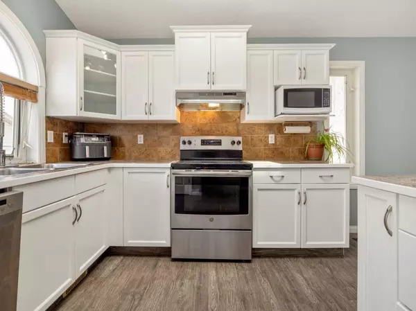 Lethbridge, AB T1K 7Y9,267 Squamish CT West