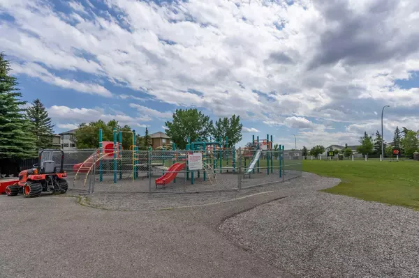 Calgary, AB T3G 4Y8,1010 Arbour Lake RD NW #1206