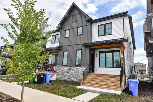 435 UNION AVE Southeast #B, Calgary, AB T3M 3W7