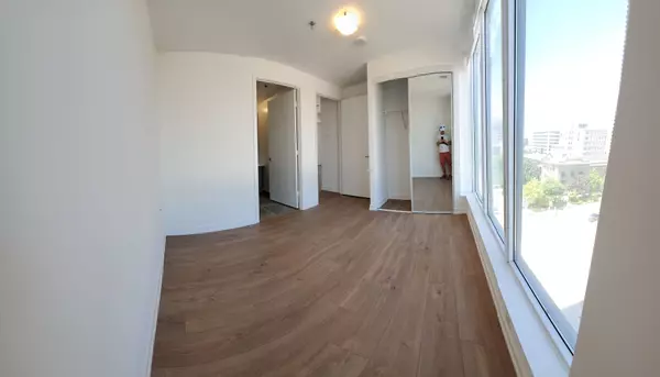 Toronto C01, ON M5T 1P9,203 College ST #1304