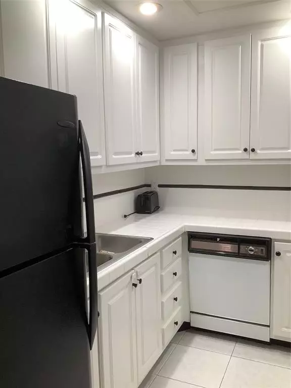 Fort Lauderdale, FL 33308,6345 Bay Club Dr #1