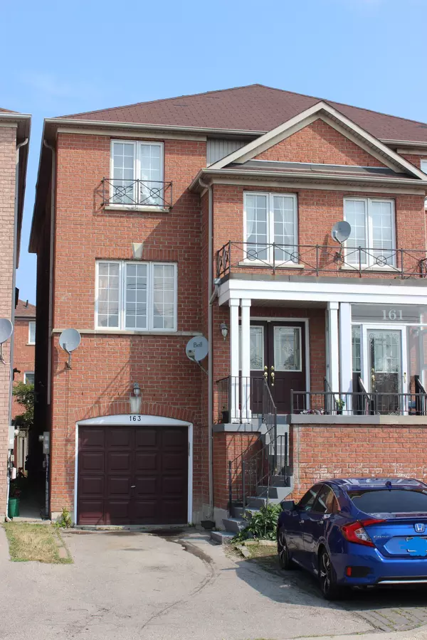 163 Sassafras CIR, Vaughan, ON L4J 8M6