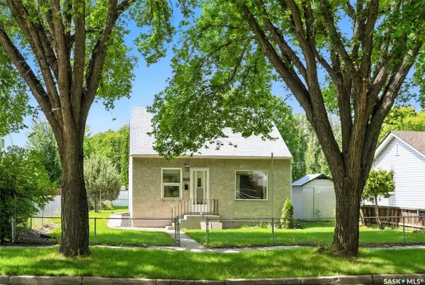 909 I AVENUE N, Saskatoon, SK S7L 2H4