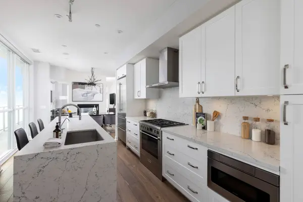 Toronto W06, ON M8V 0G1,33 Shore Breeze DR #UPH4103