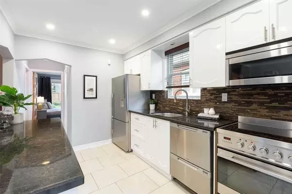 Toronto W06, ON M8W 1L3,46 James ST