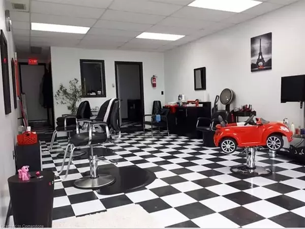 Hamilton, ON L8H 5W9,120 Parkdale AVE N #Main