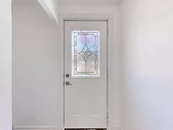 Waterloo, ON N2L 2G4,13 Roslin AVE N