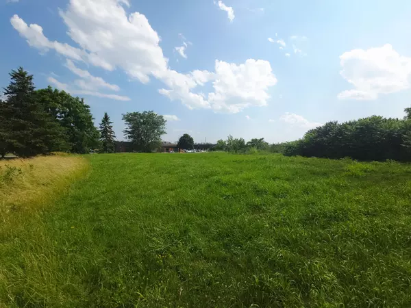 Beacon Hill North - South And Area, ON K1J 9E5,5351 Canotek RD