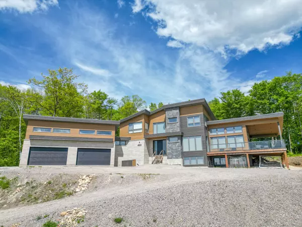 460 Surrey DR, North Bay, ON P1C 1E5