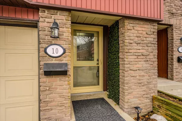 Guelph, ON N1H 7C5,2 Worton AVE #10