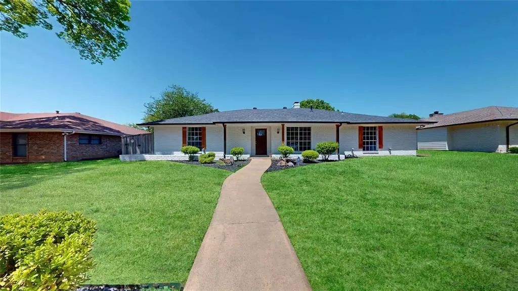 1017 Cloverdale Lane, Desoto, TX 75115