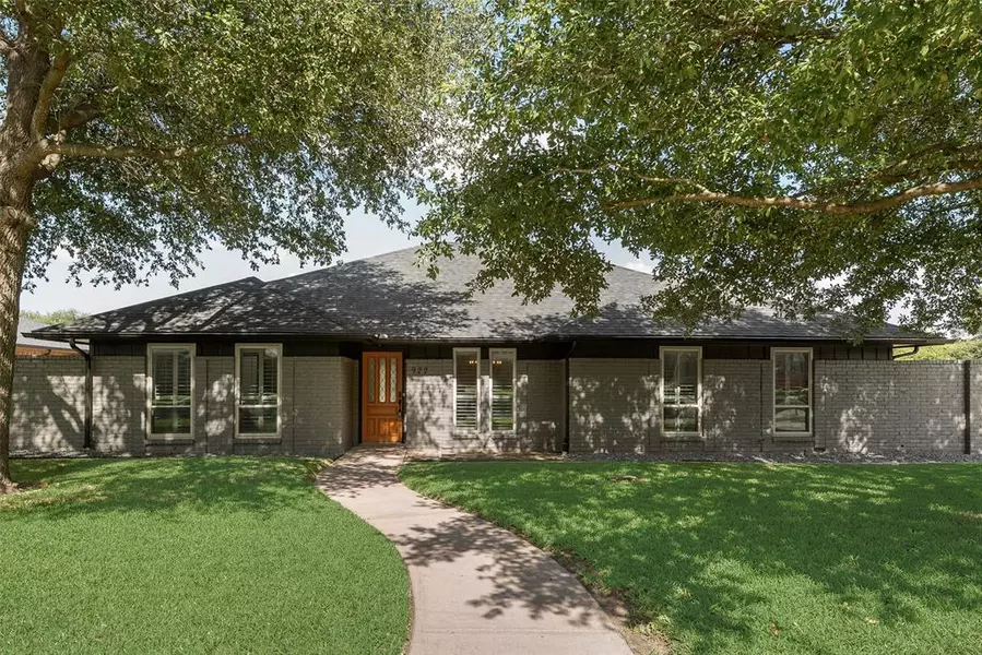 922 Lakeshore Drive, Mesquite, TX 75149
