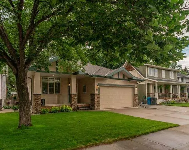 Lethbridge, AB T1J 3W8,215 Dieppe BLVD S