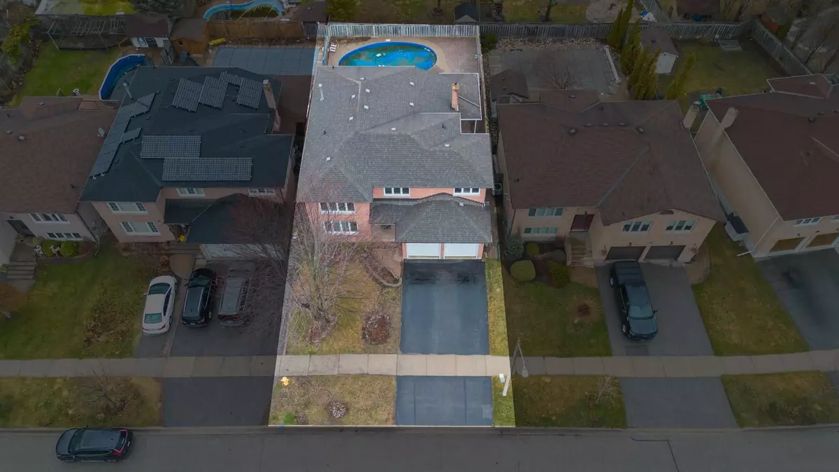 Clarington, ON L1E 2A1,98 Devondale ST