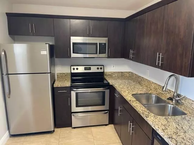 Plantation, FL 33313,7501 NW 16th St #3209