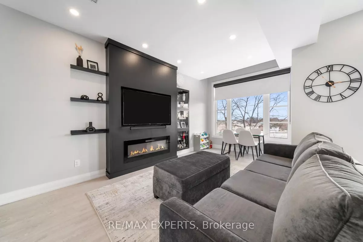 Vaughan, ON L4L 0G4,8167 Kipling AVE #40