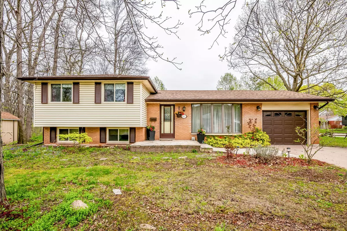 Grimsby, ON L3M 1A3,122 Forest Hill RD