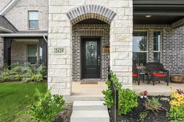 2629 Kings Canyon Mews, Corinth, TX 76210