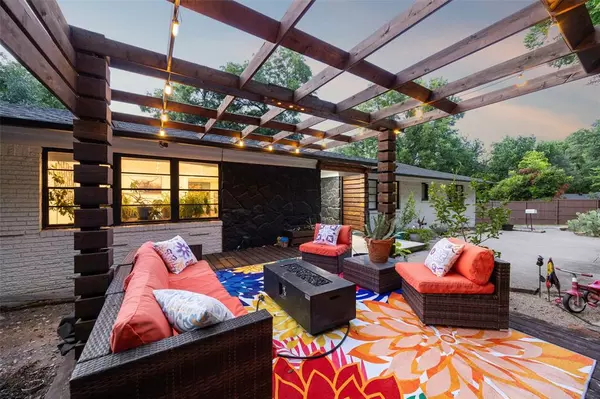 Dallas, TX 75208,1657 Nob Hill Road